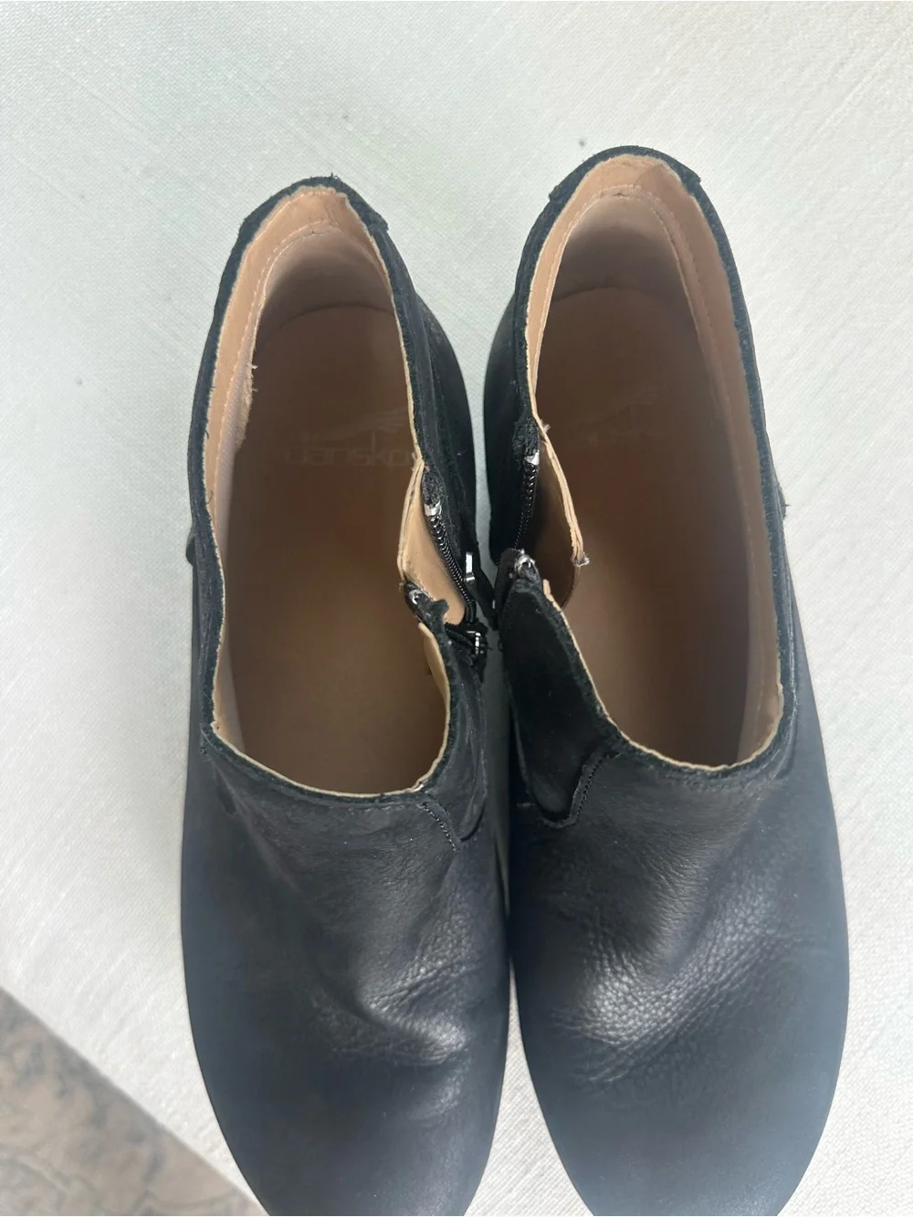 Dansko Women’s Size 39 (8.5-9) Black Leather Wedge Ankle Boots Side Zip